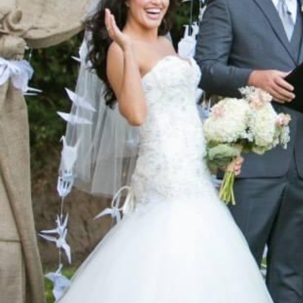 Wedding dress - size 6, adjustable corset style